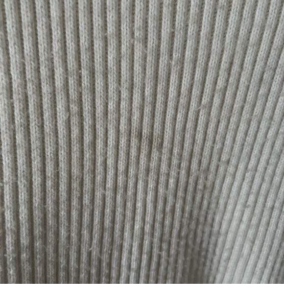 WHITE TURTLE NECK SWEATER - Picture 4 of 10